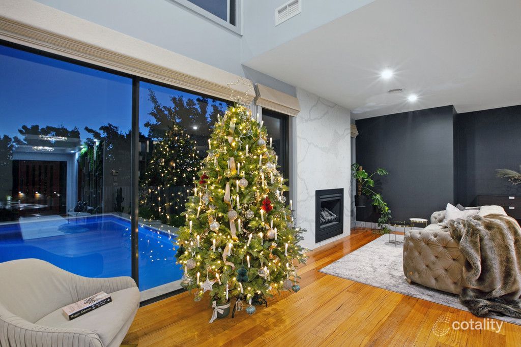 18 Bloomfield Dr, South Morang, VIC 3752