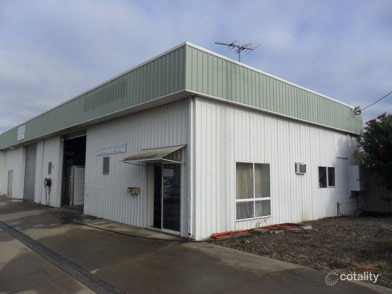 1/8 Robison St, Park Avenue, QLD 4701