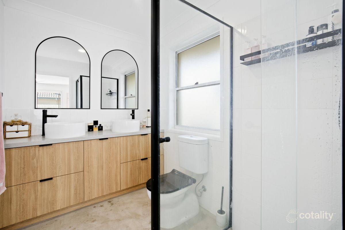 82 Harrier Dr, Burleigh Waters, QLD 4220