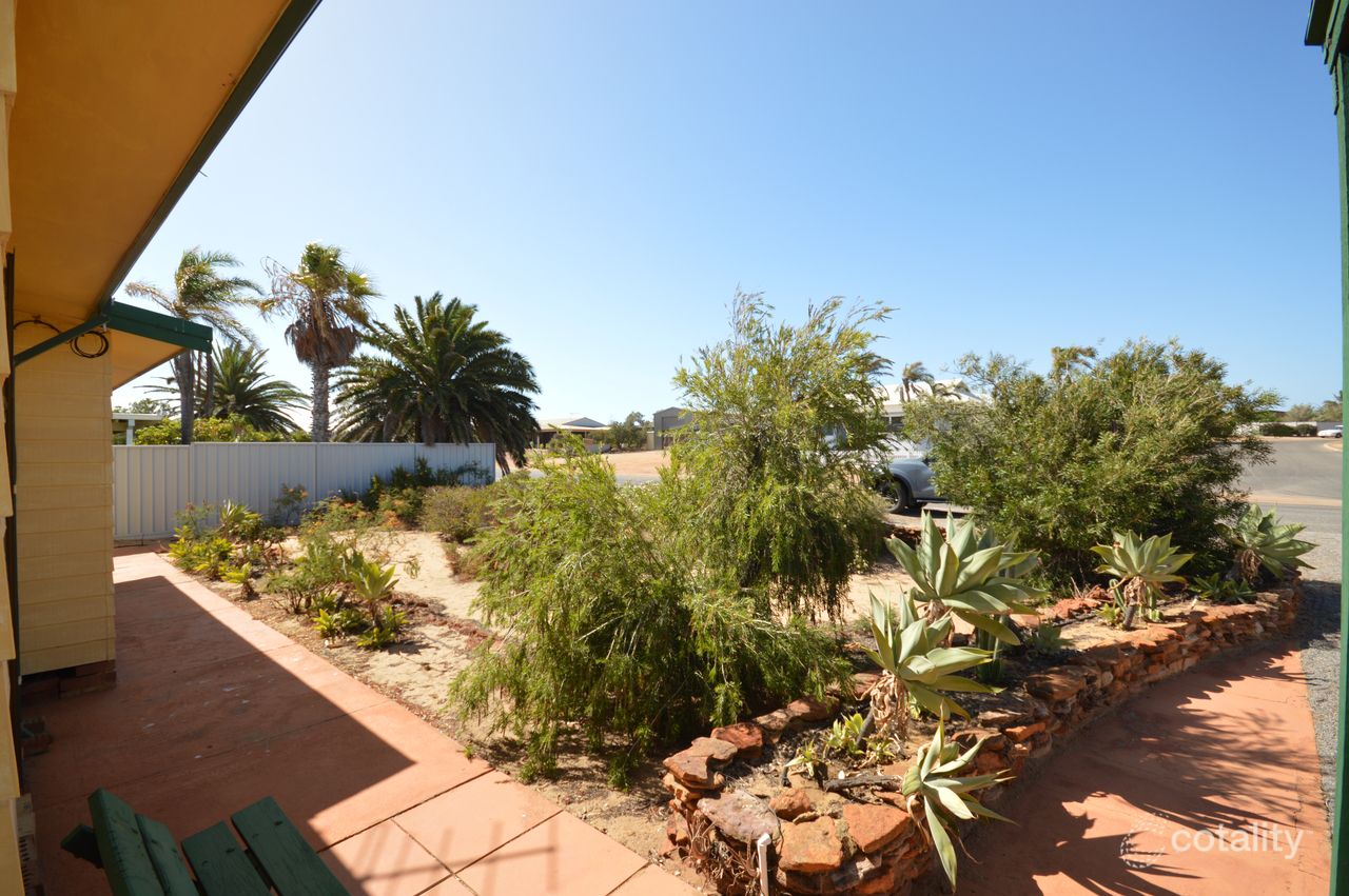 8 Gantheaume Cres, Kalbarri, WA 6536