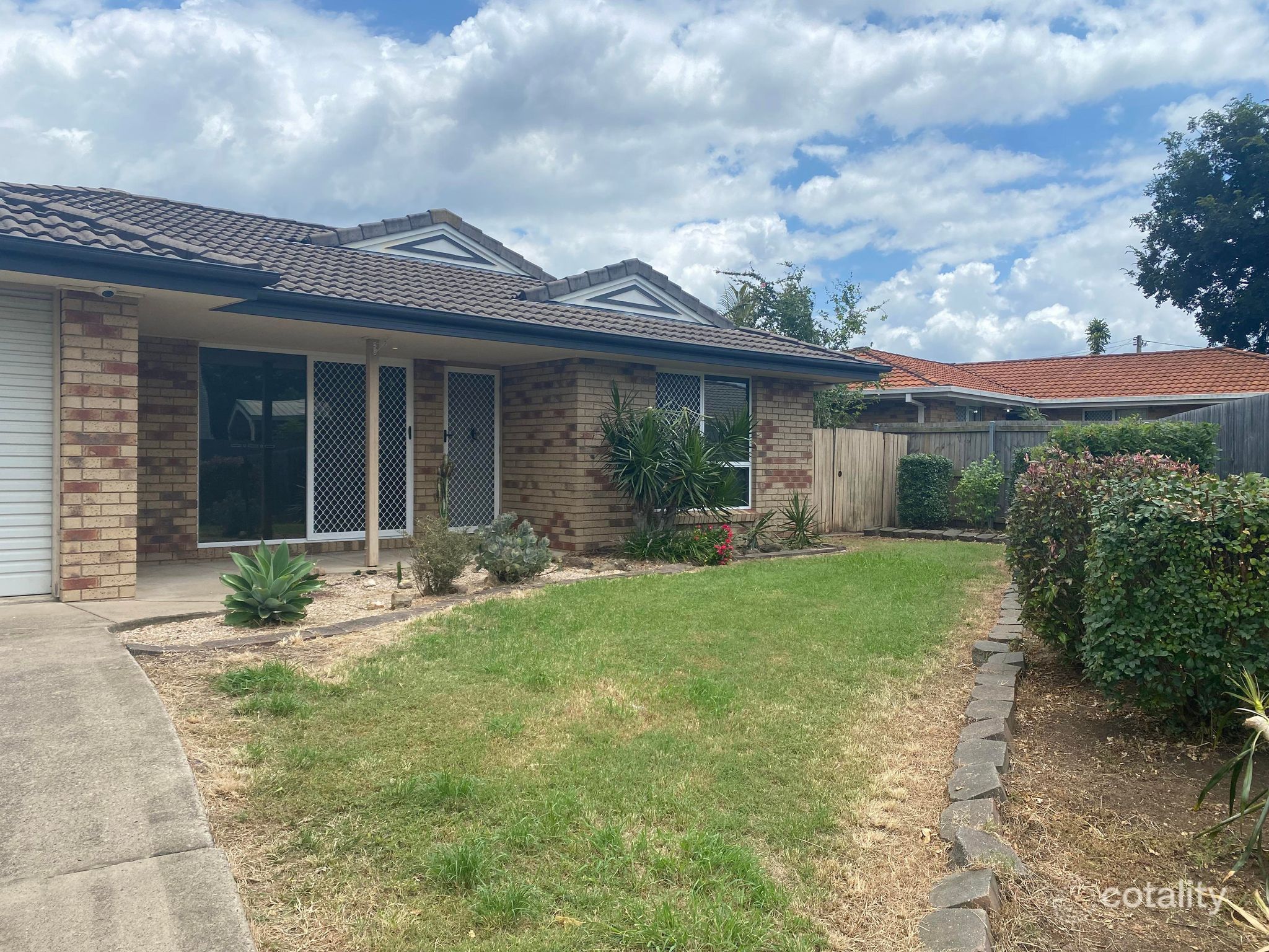 13 Palm Ave, Raceview, QLD 4305