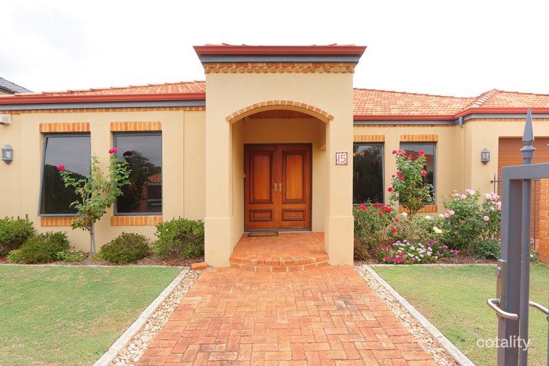 15 Mount Henry Rd, Salter Point, WA 6152