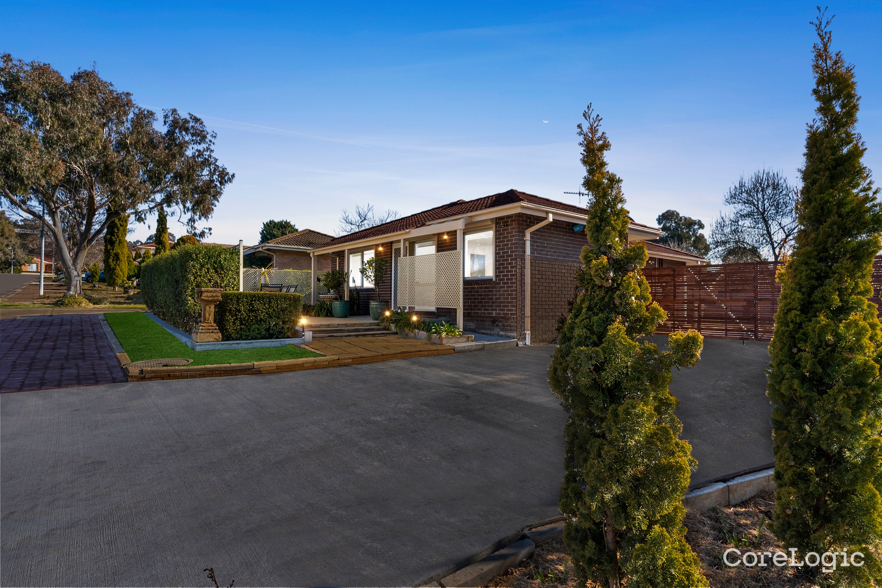 11 Fairweather Cct, Lyneham, ACT 2602