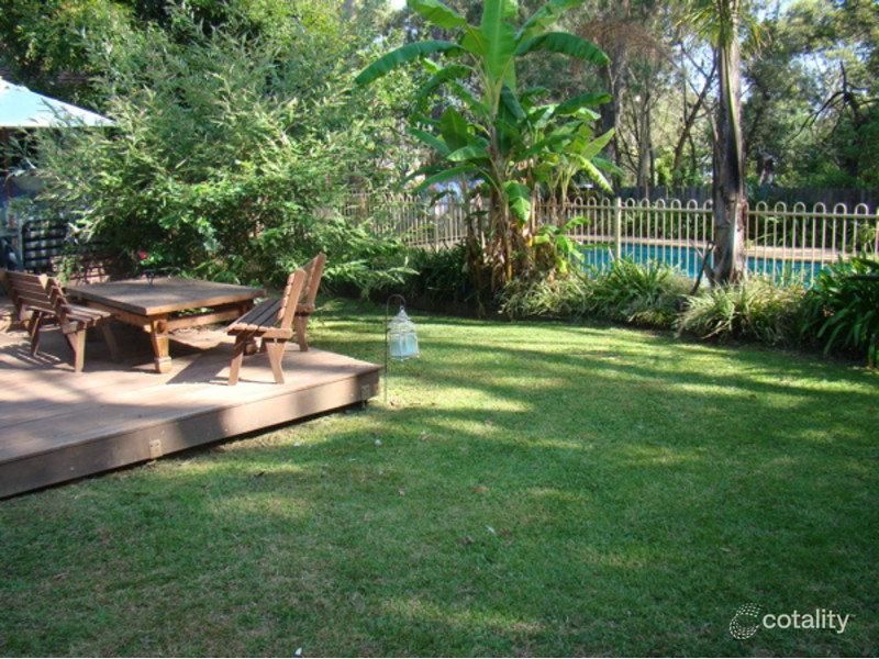 10 Riverside Esp S, Basin View, NSW 2540