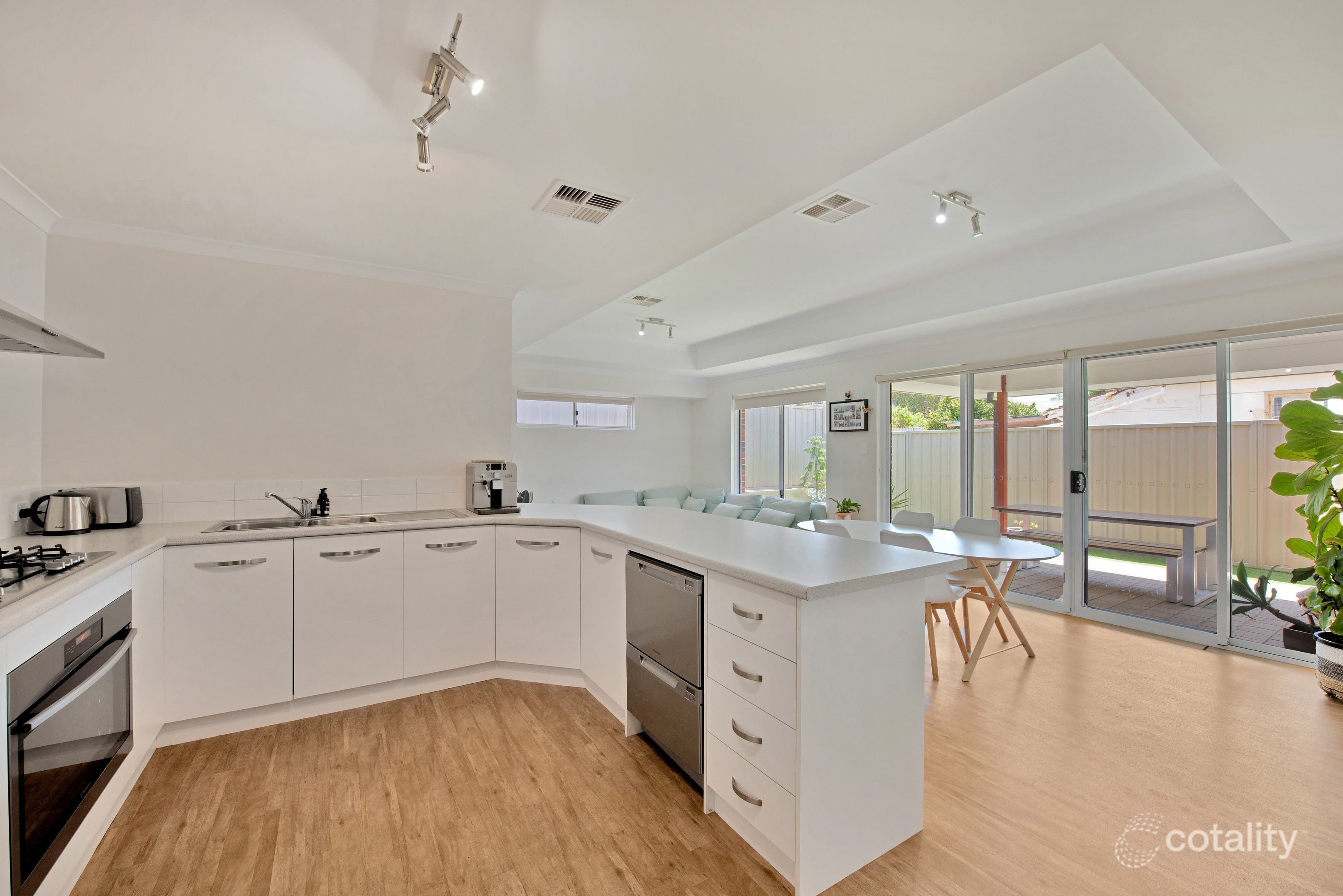1/27 Stroud St, Beachlands, WA 6530