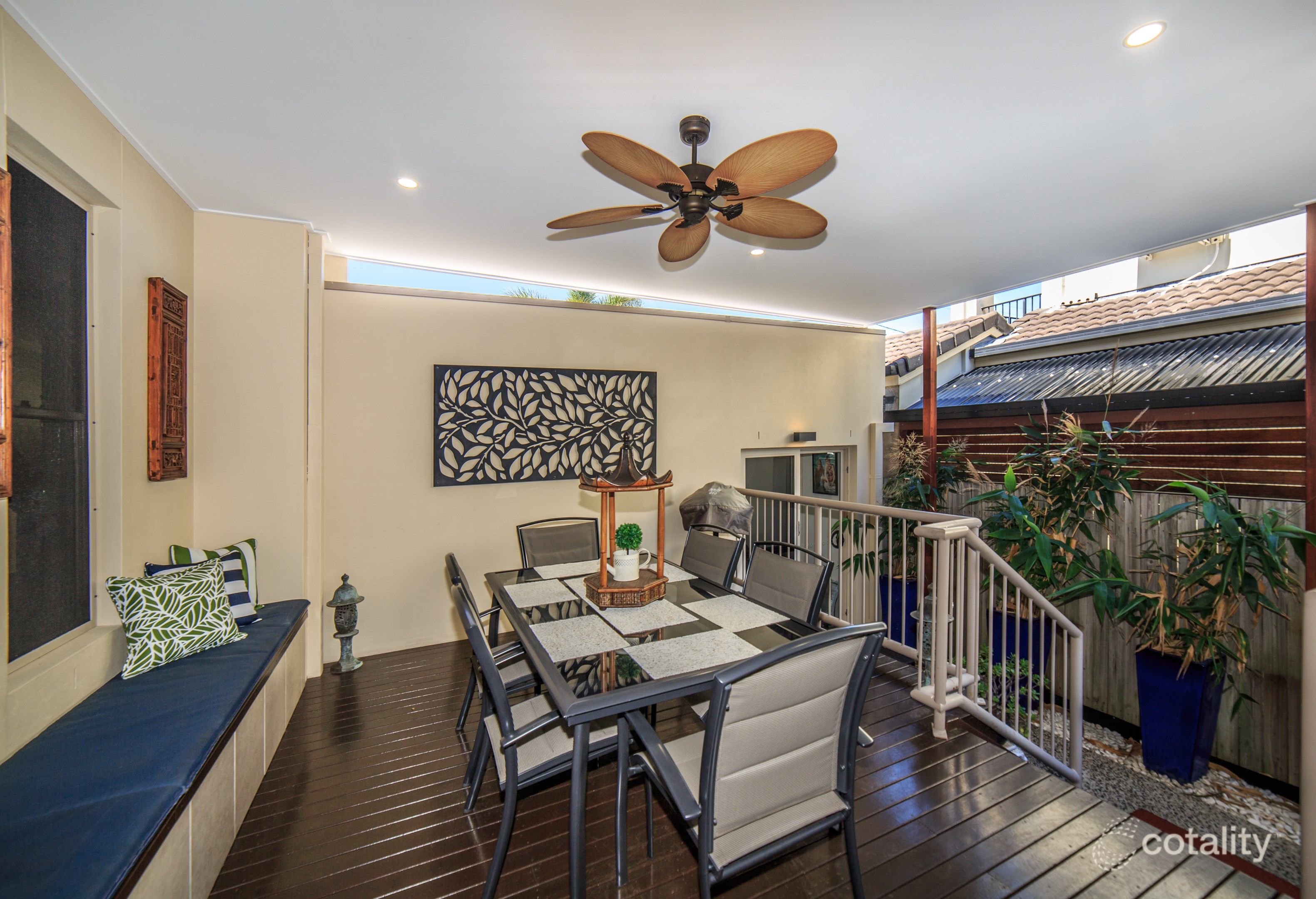 1/30 Abalone Ave, Paradise Point, QLD 4216