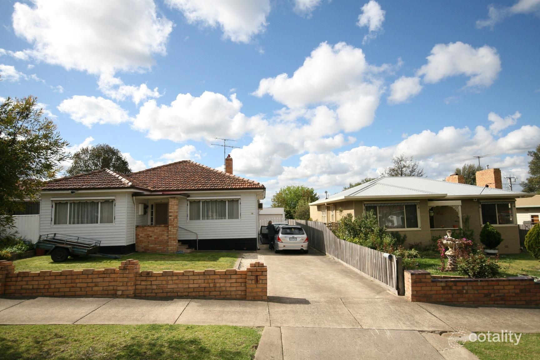 18 Langibanool Ave, Hamlyn Heights, VIC 3215
