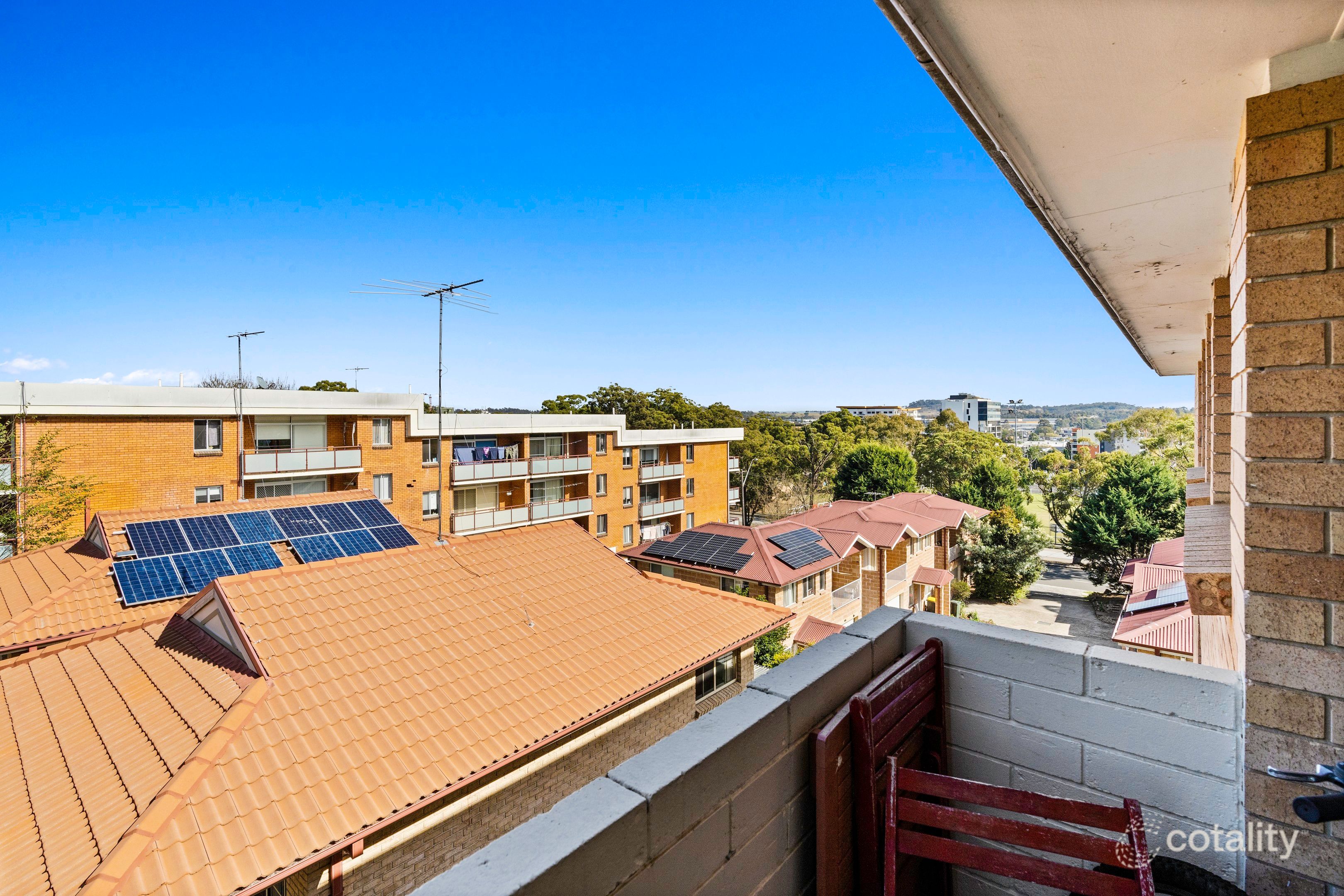 8/28 Moore St, Campbelltown, NSW 2560