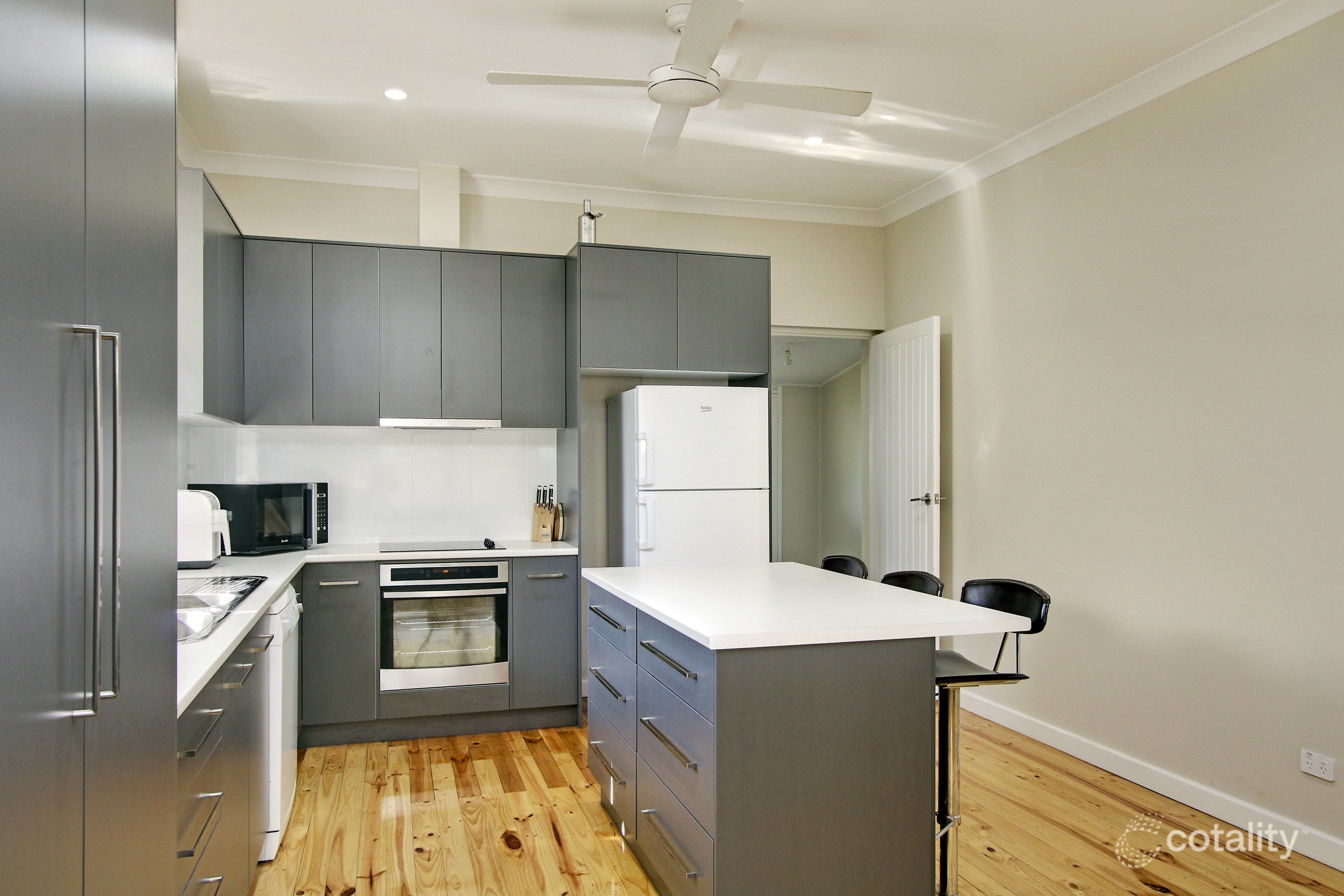 9 Pine Ave, Loxton, SA 5333