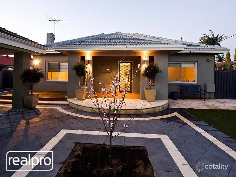 32 Cloister Ave, Manning, WA 6152