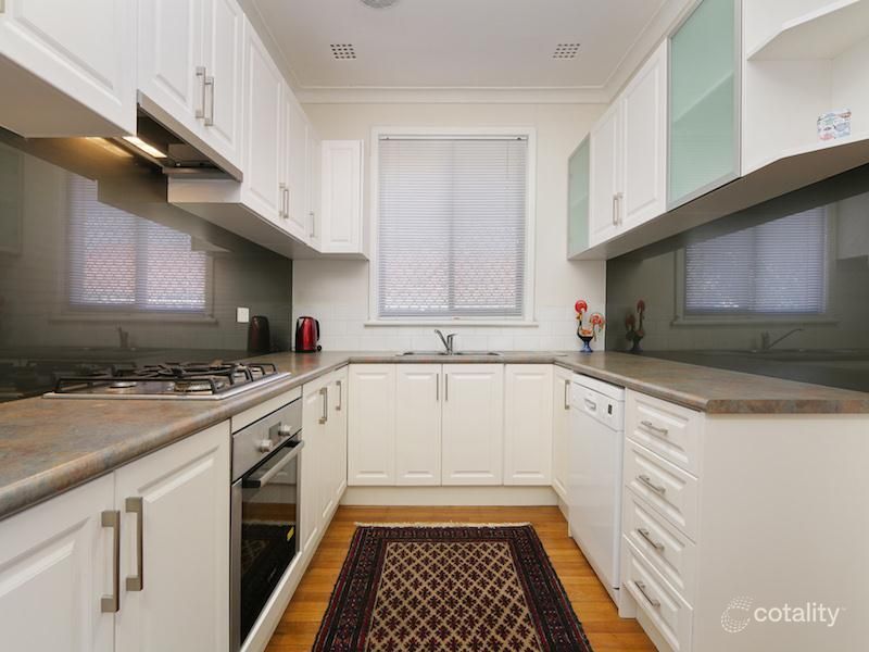 22 Buzza St, St James, WA 6102