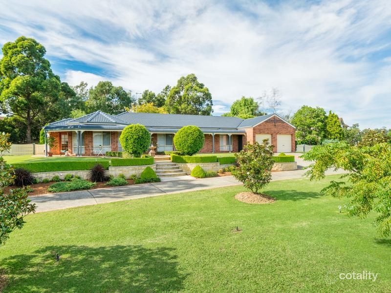 22 Sickles Dr, Grasmere, NSW 2570