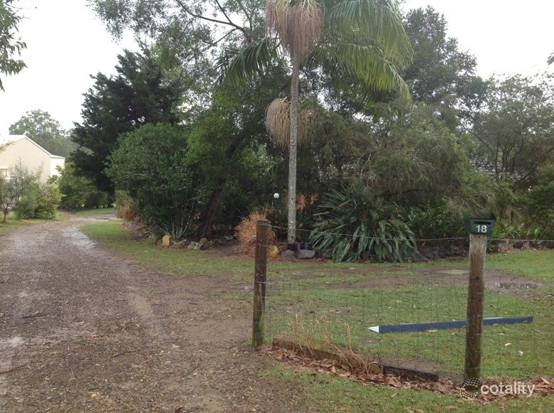 18 Pine St, Cooroy, QLD 4563