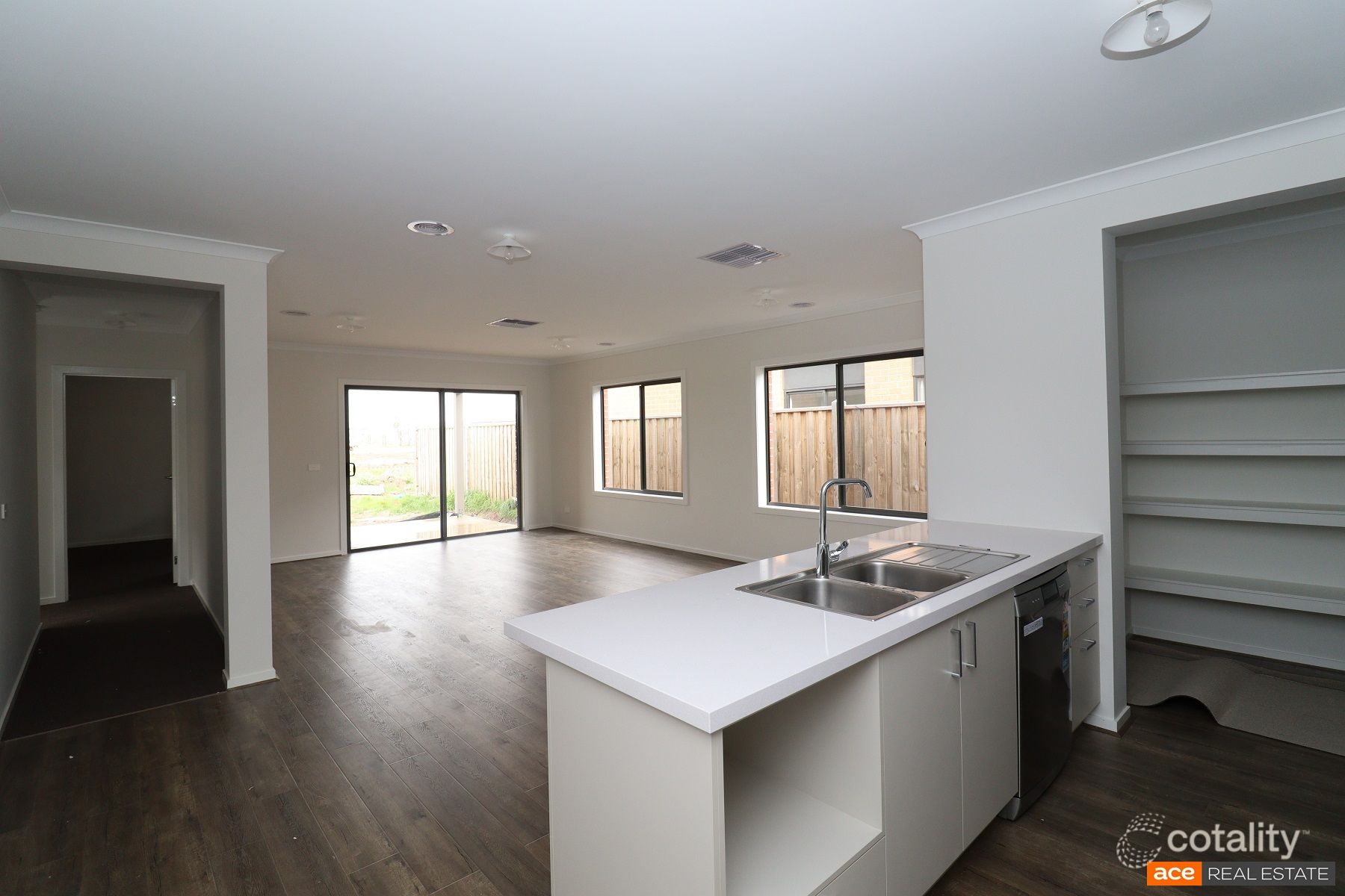 18 Urquhart St, Mickleham, VIC 3064