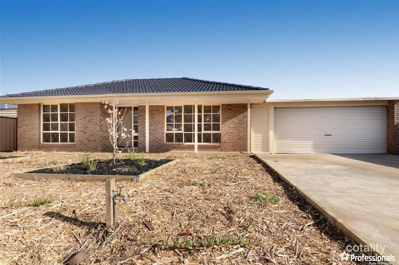 13 Smoult Dr, Kurunjang, VIC 3337