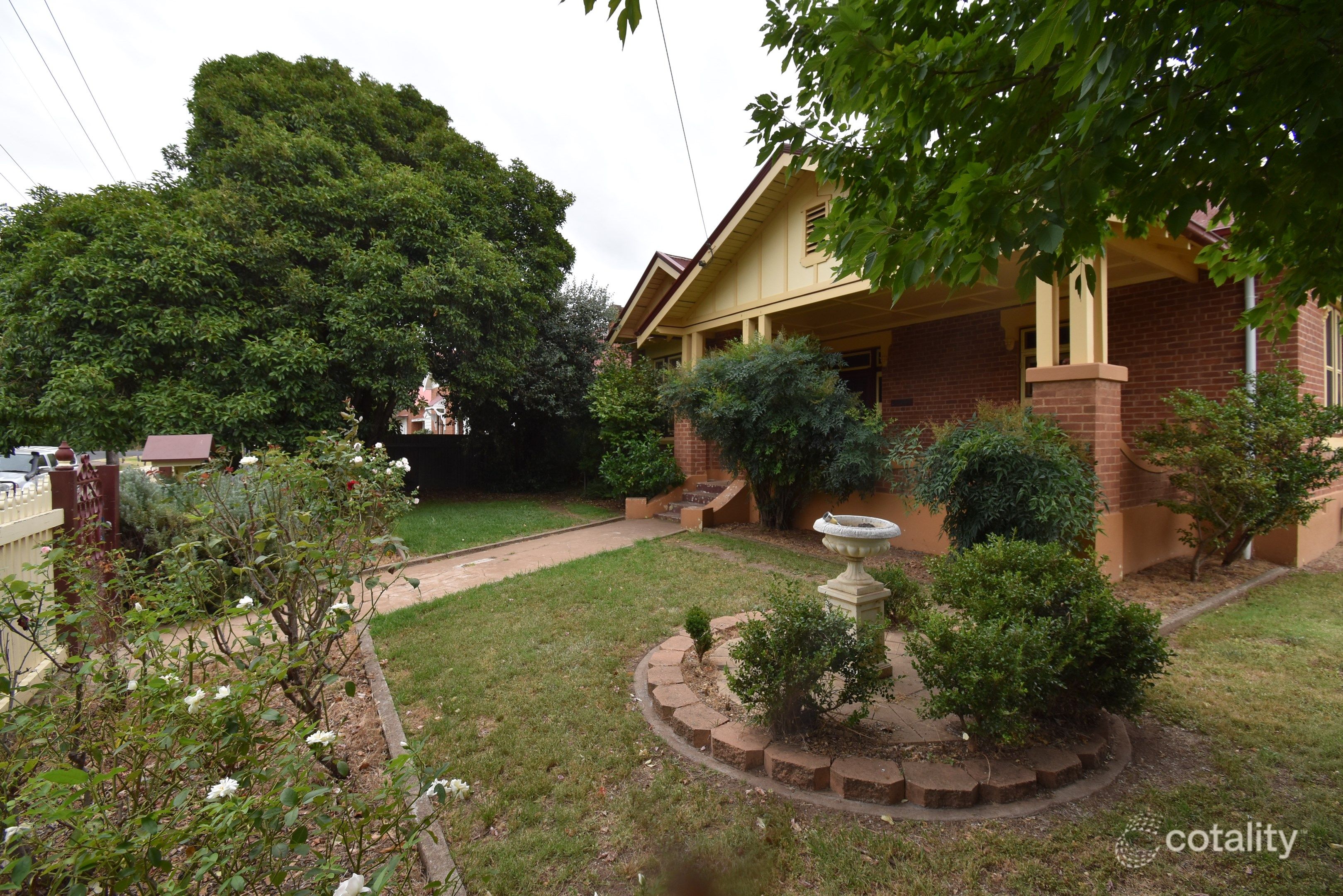 10 Warne St, Wellington, NSW 2820