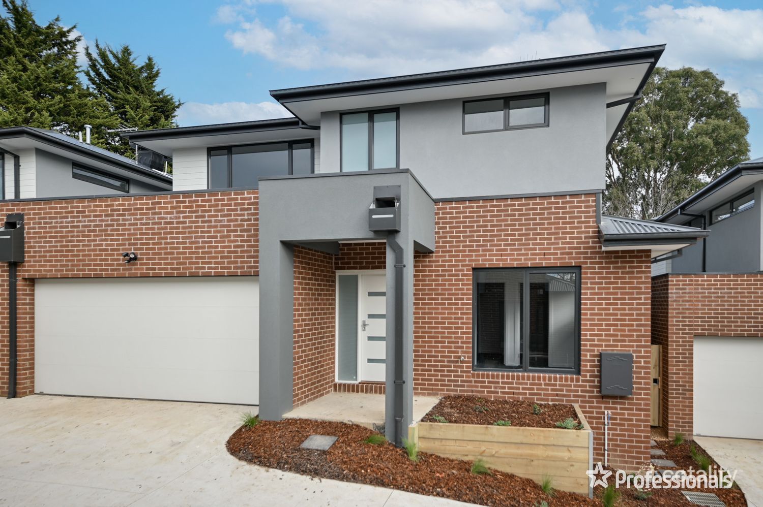 2/93 Hull Rd, Croydon, VIC 3136