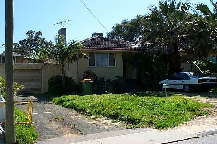 18 Cordelia Ave, Coolbellup, WA 6163