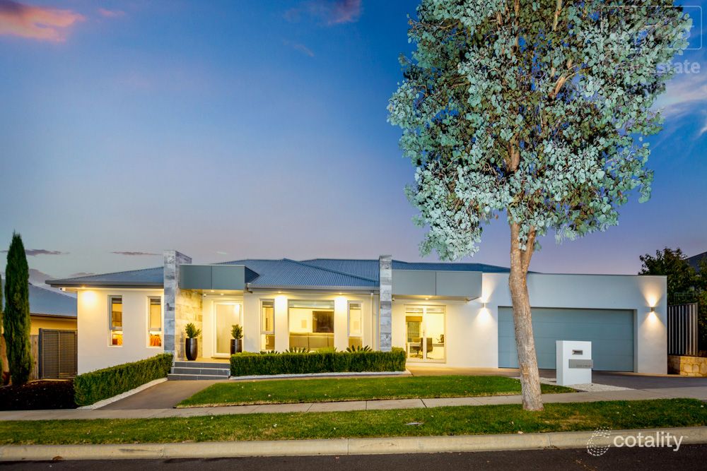 8 Blair Cres, Googong, NSW 2620