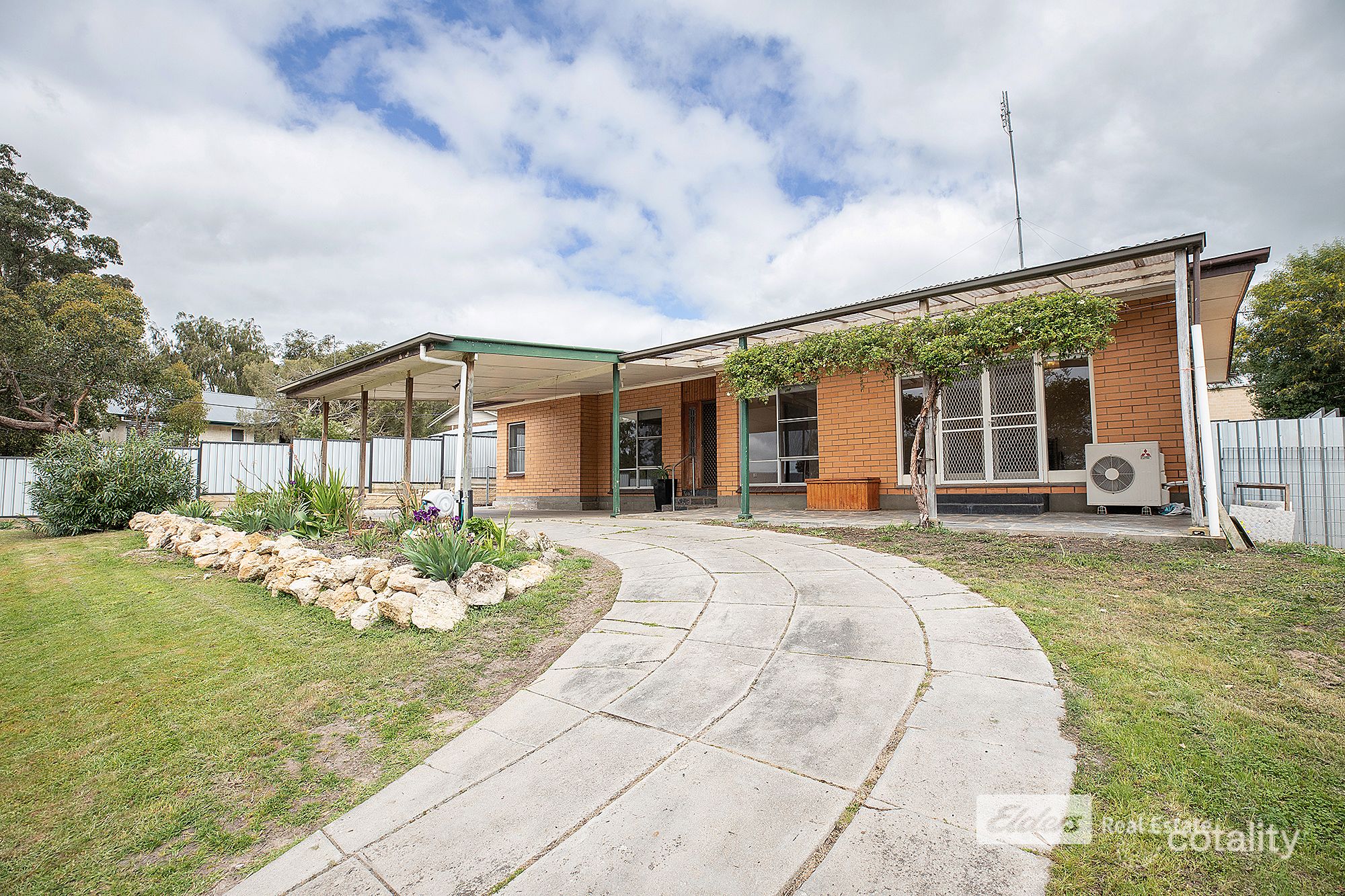 6 Honeysuckle Rd, Naracoorte, SA 5271
