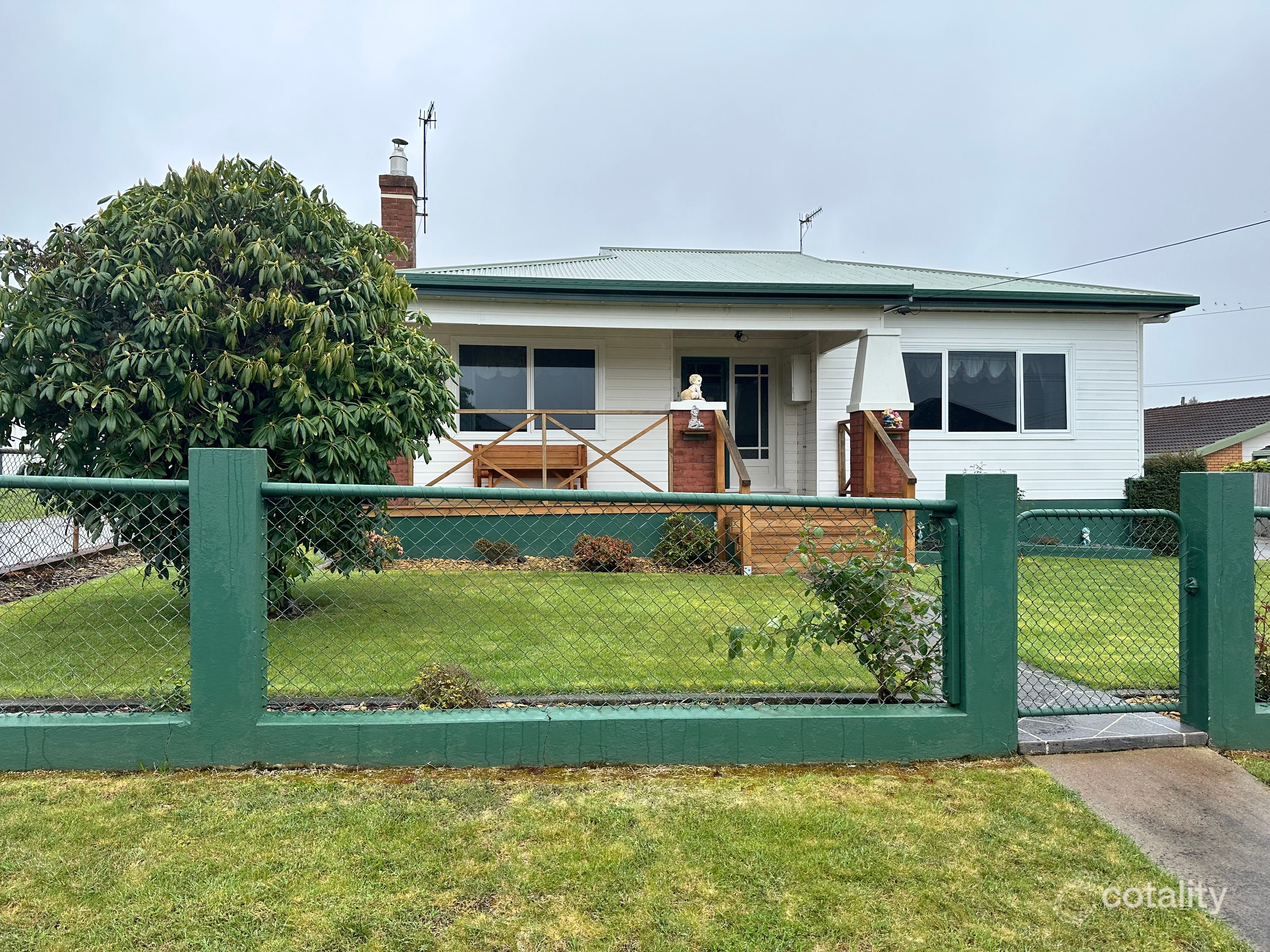 4 Monnington St, Upper Burnie, TAS 7320