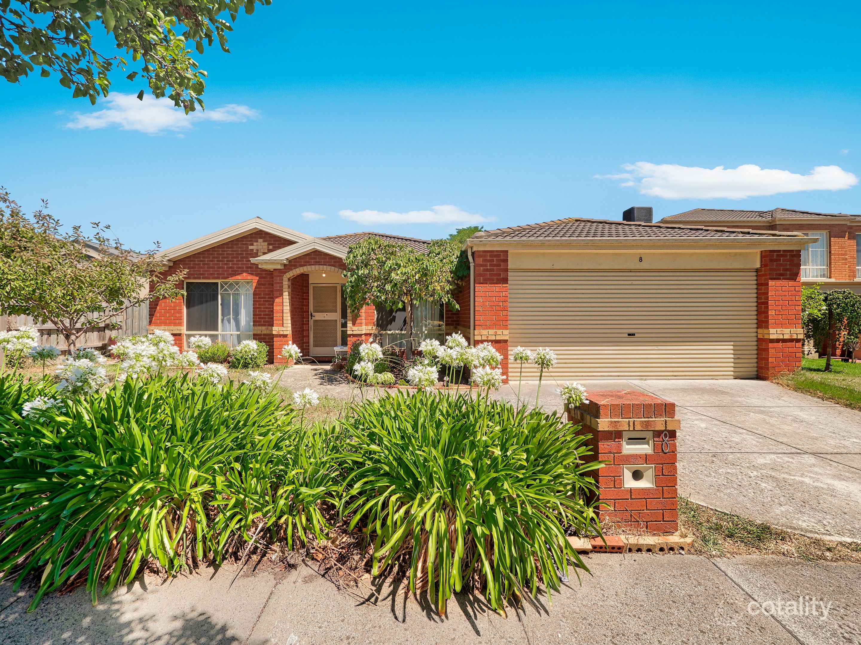8 Michaelia Cl, Cranbourne West, VIC 3977