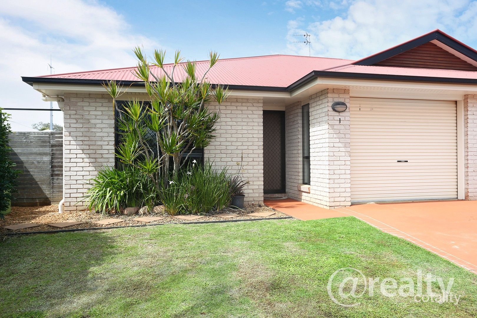 1/12 Sambar Ct, Kearneys Spring, QLD 4350