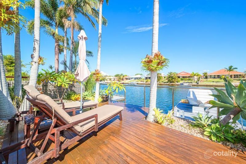 1/7 Pentas Dr, Bongaree, QLD 4507