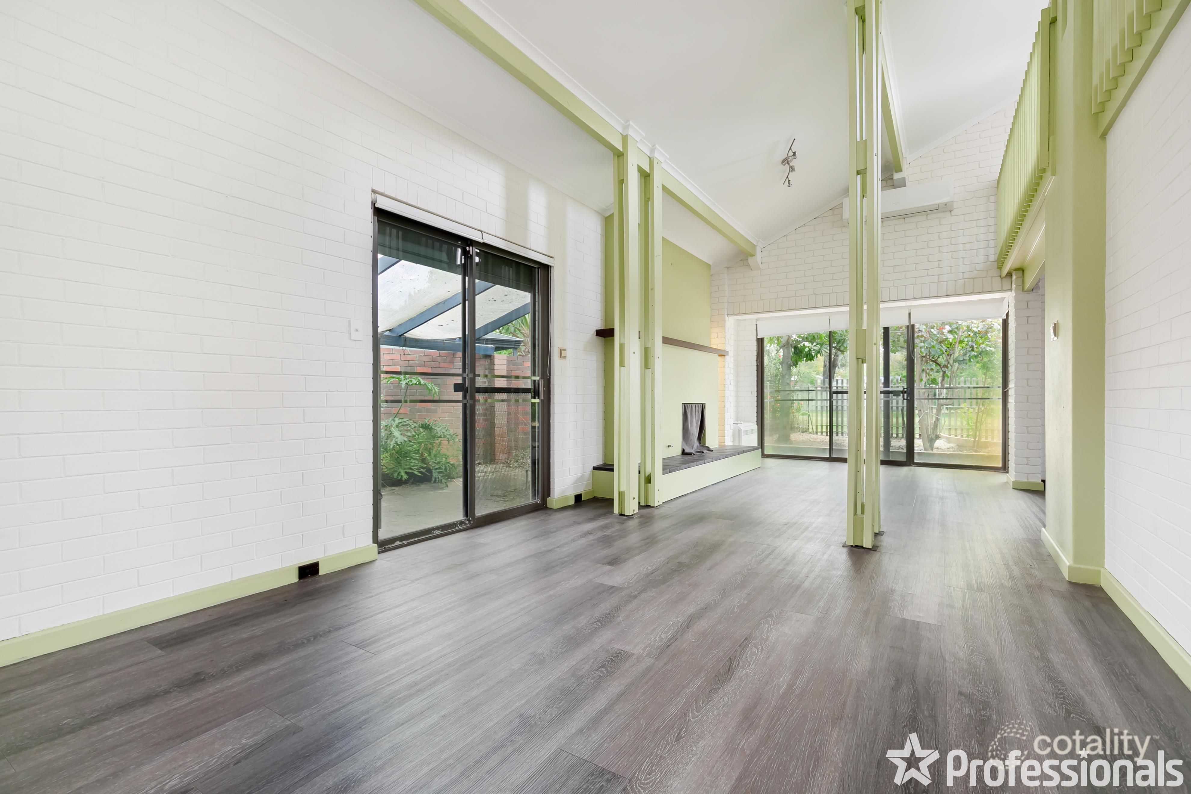 3 Ovens Rd, Thornlie, WA 6108