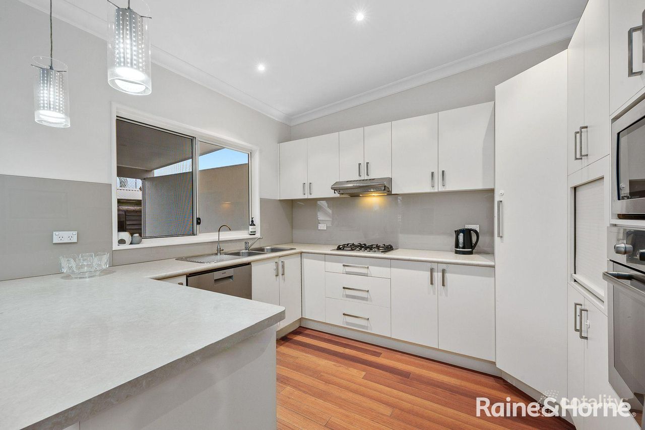 11 Griffiths St, Ermington, NSW 2115