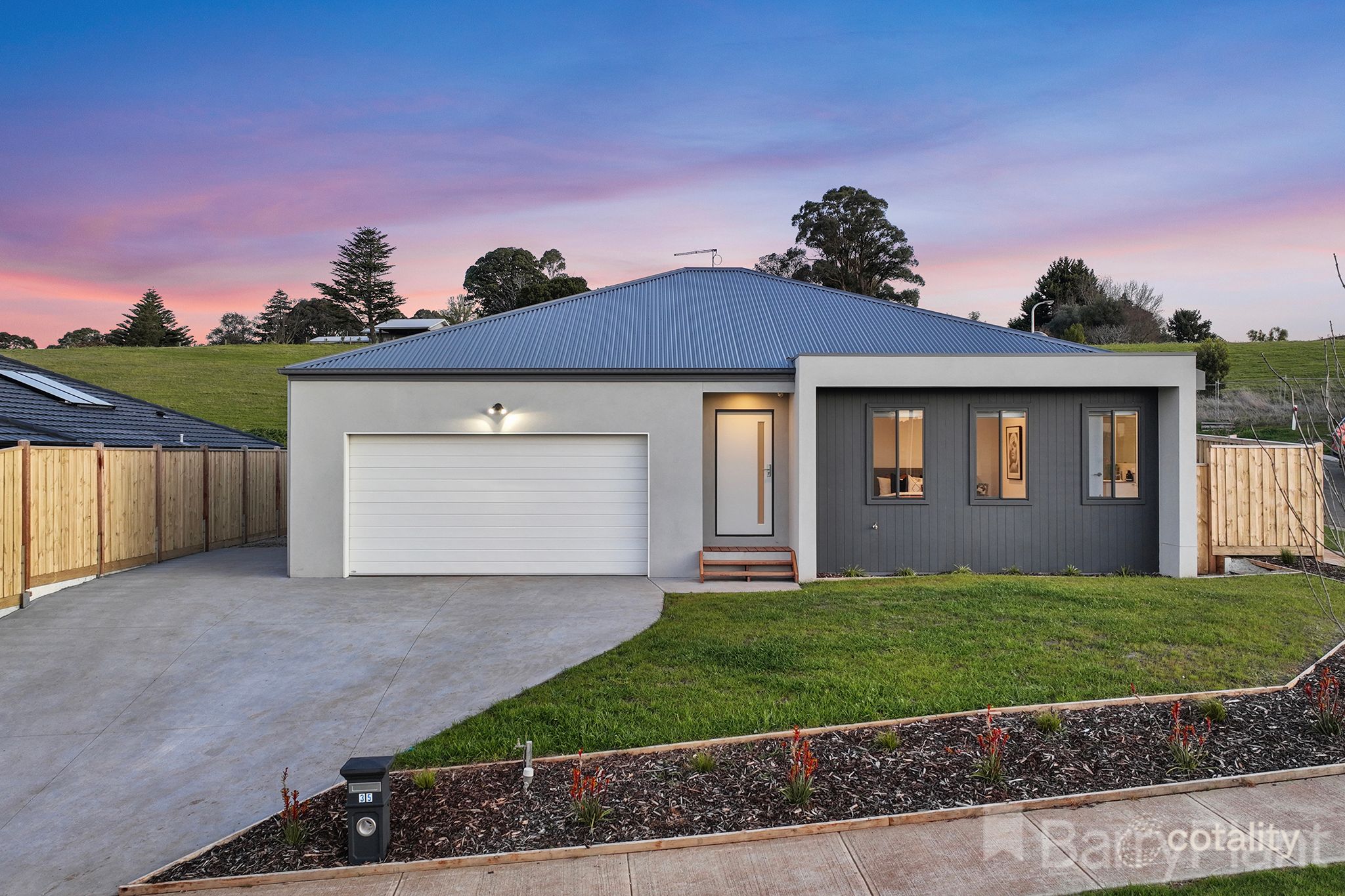 35 Hart Dr, Warragul, VIC 3820
