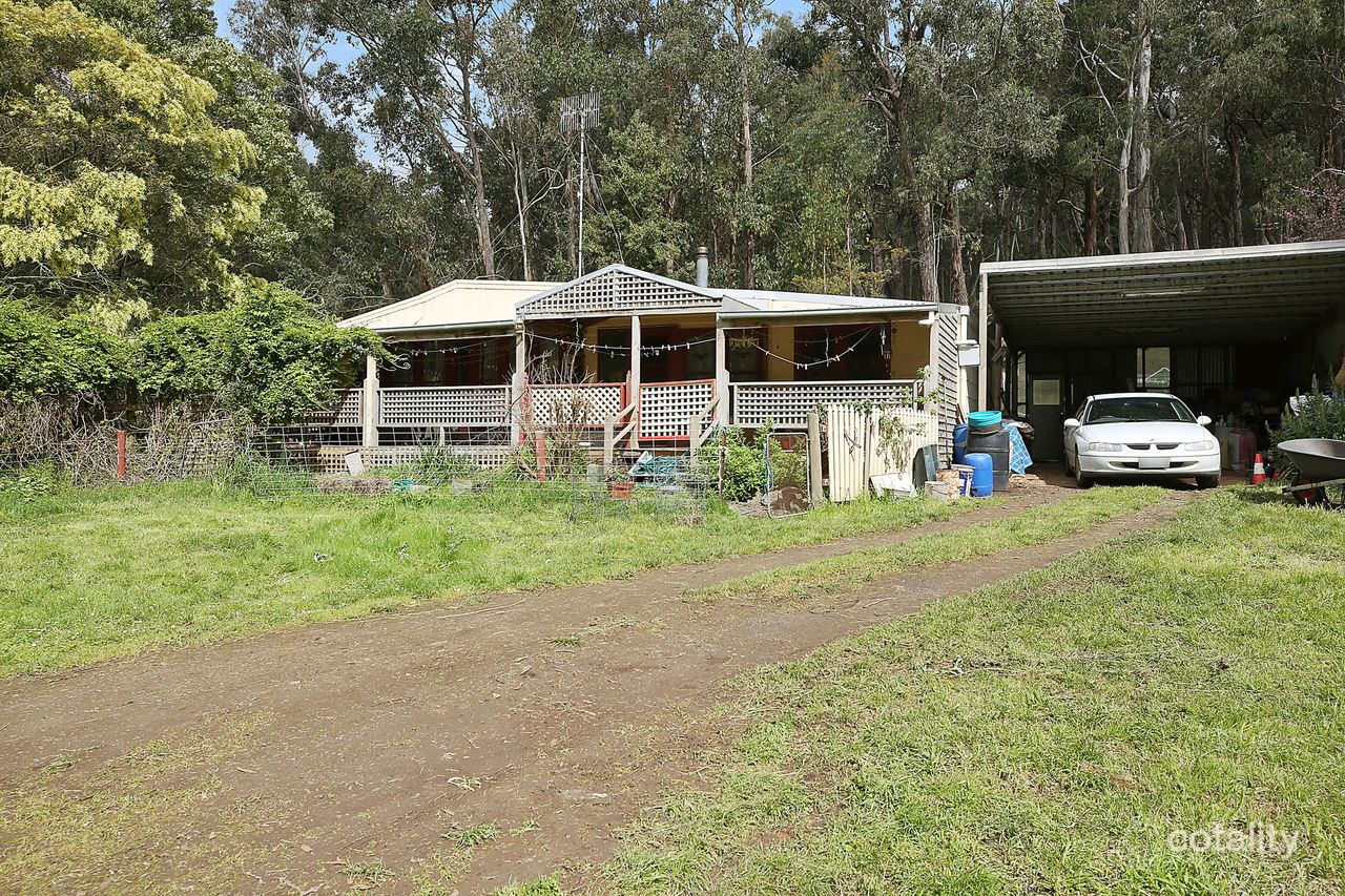 340 Old Cobden-Port Campbell Rd, Jancourt, VIC 3266