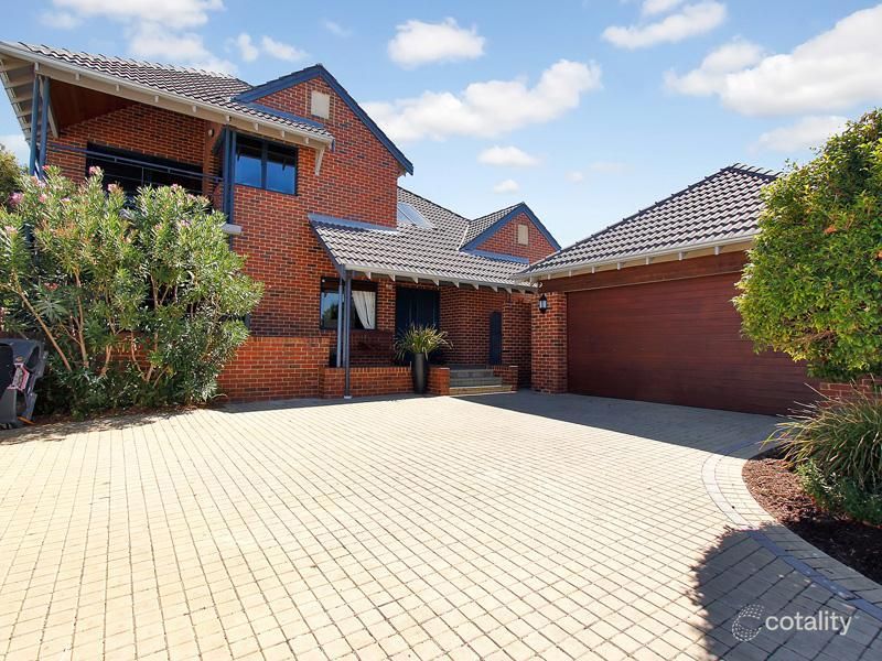 33 Rochester Dr, Mindarie, WA 6030