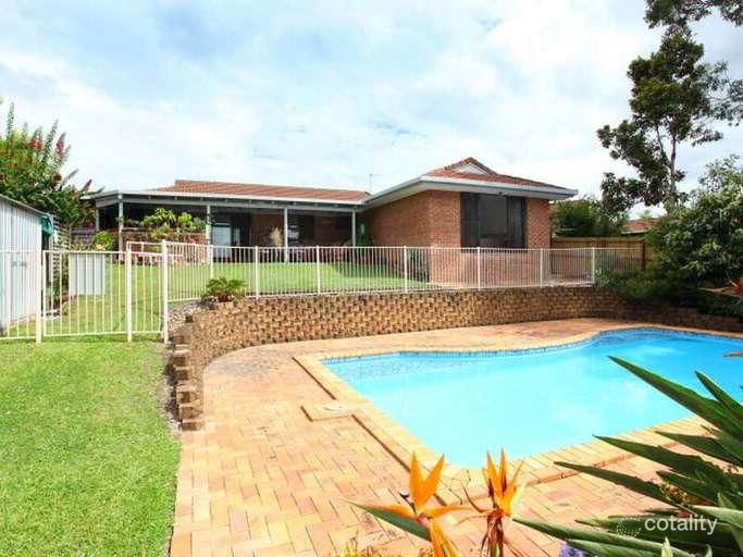 9 Mcleod St, Highland Park, QLD 4211