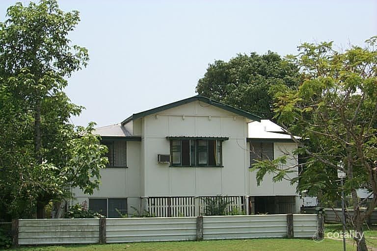48-50 Tills St, Westcourt, QLD 4870