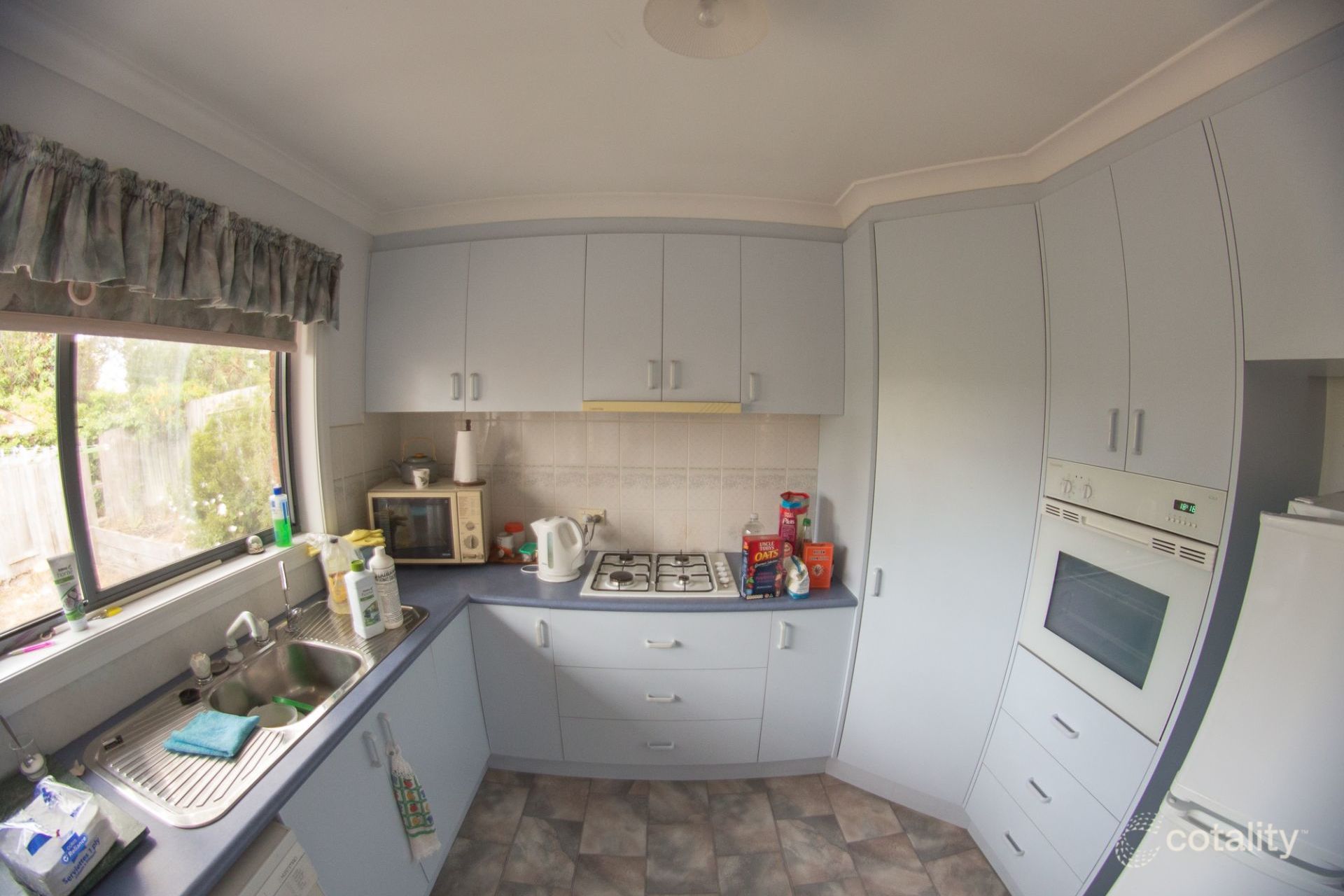 2/13 Adam Cres, Montmorency, VIC 3094