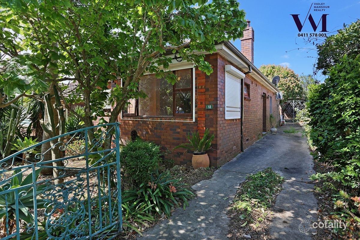 12 Caroline St, Kingsgrove, NSW 2208