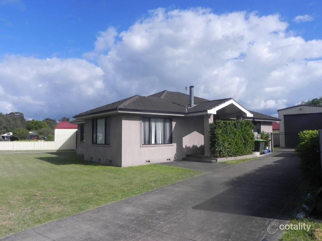 4 Farrington Cl, Caves Beach, NSW 2281