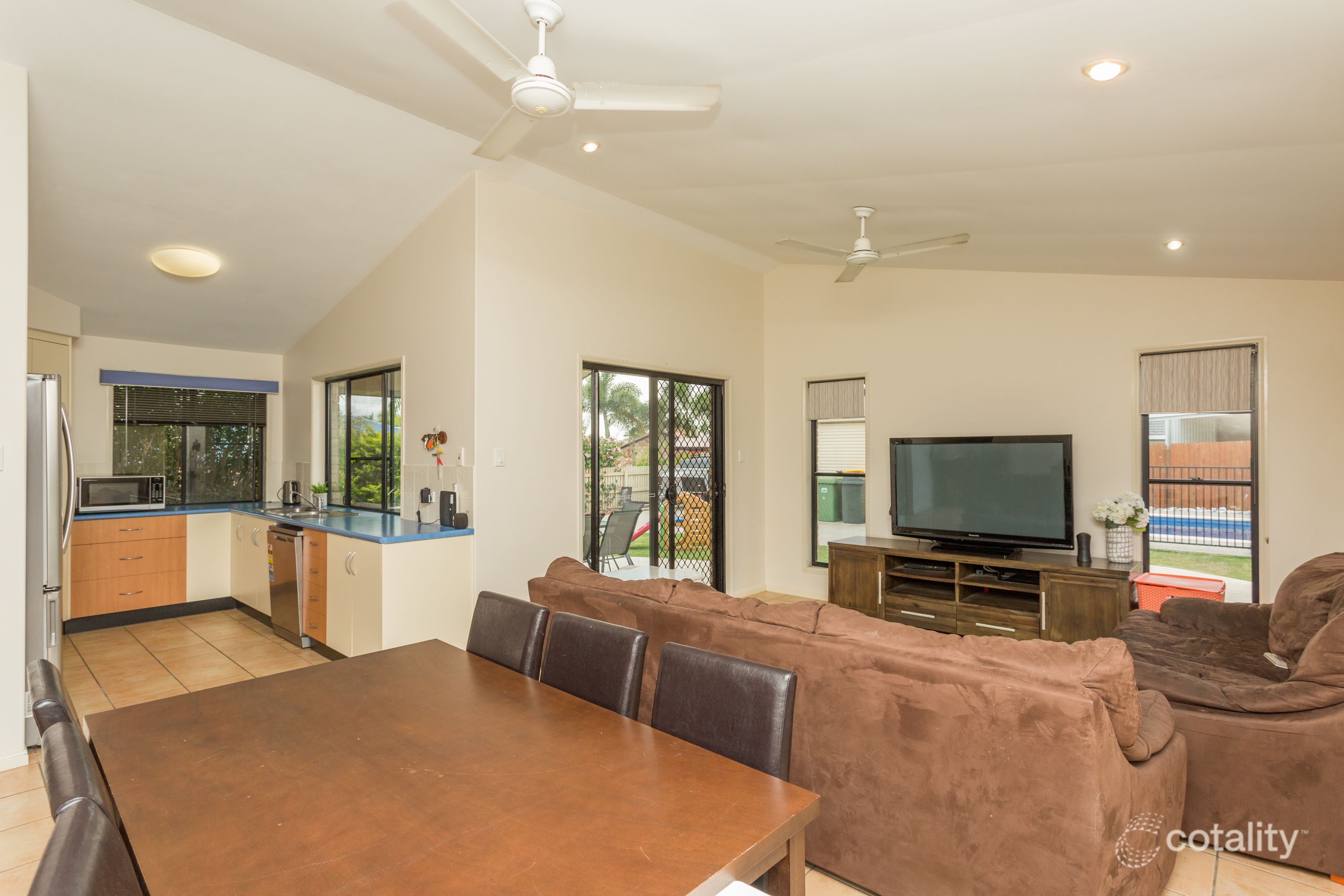 3 Fantome Ct, Rural View, QLD 4740