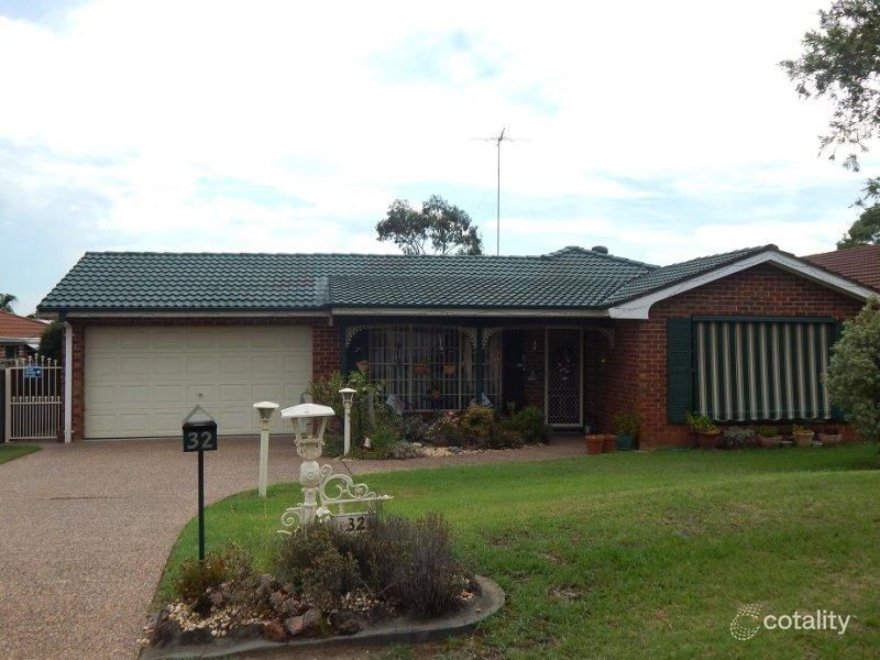 32 Penguin Pde, Hinchinbrook, NSW 2168