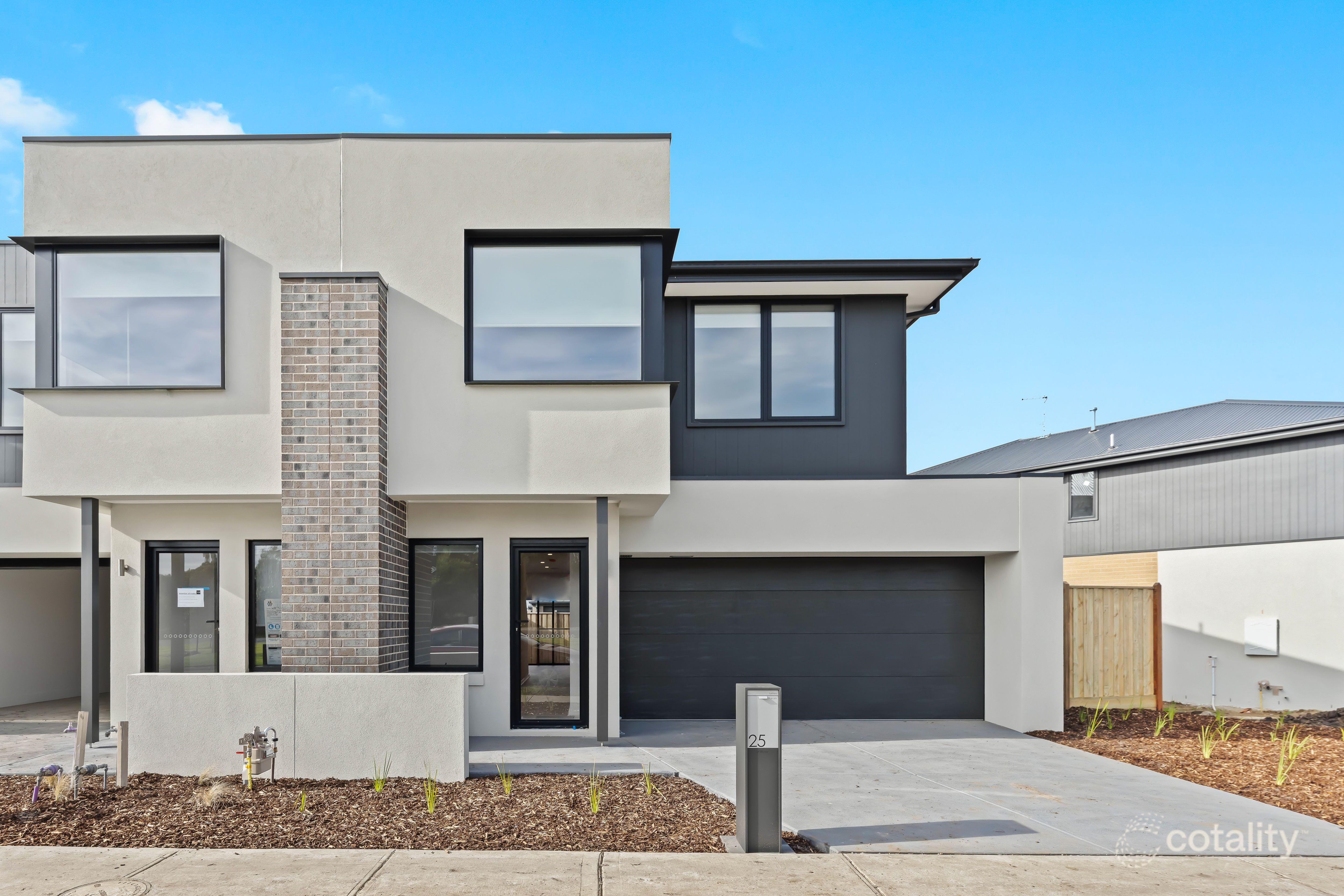 25 Darwinia Ave, Clyde, VIC 3978