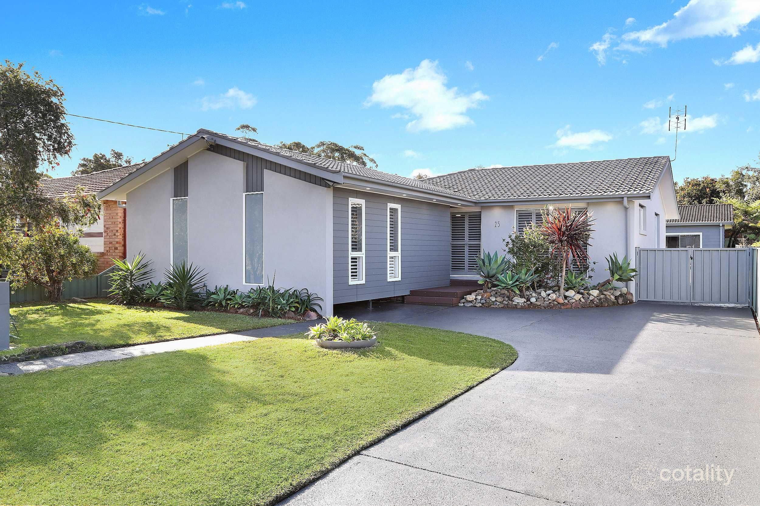 25 Panorama Pde, Berkeley Vale, NSW 2261