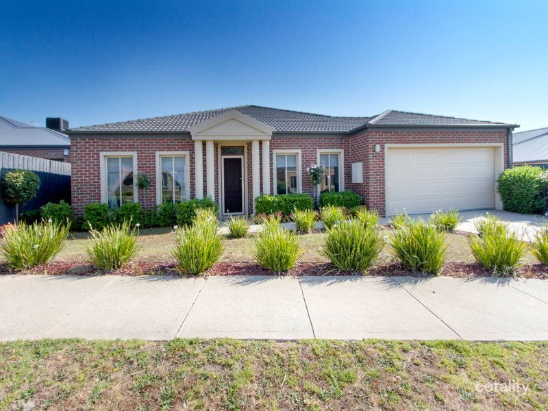 8 Aqueduct Rd, Langwarrin, VIC 3910
