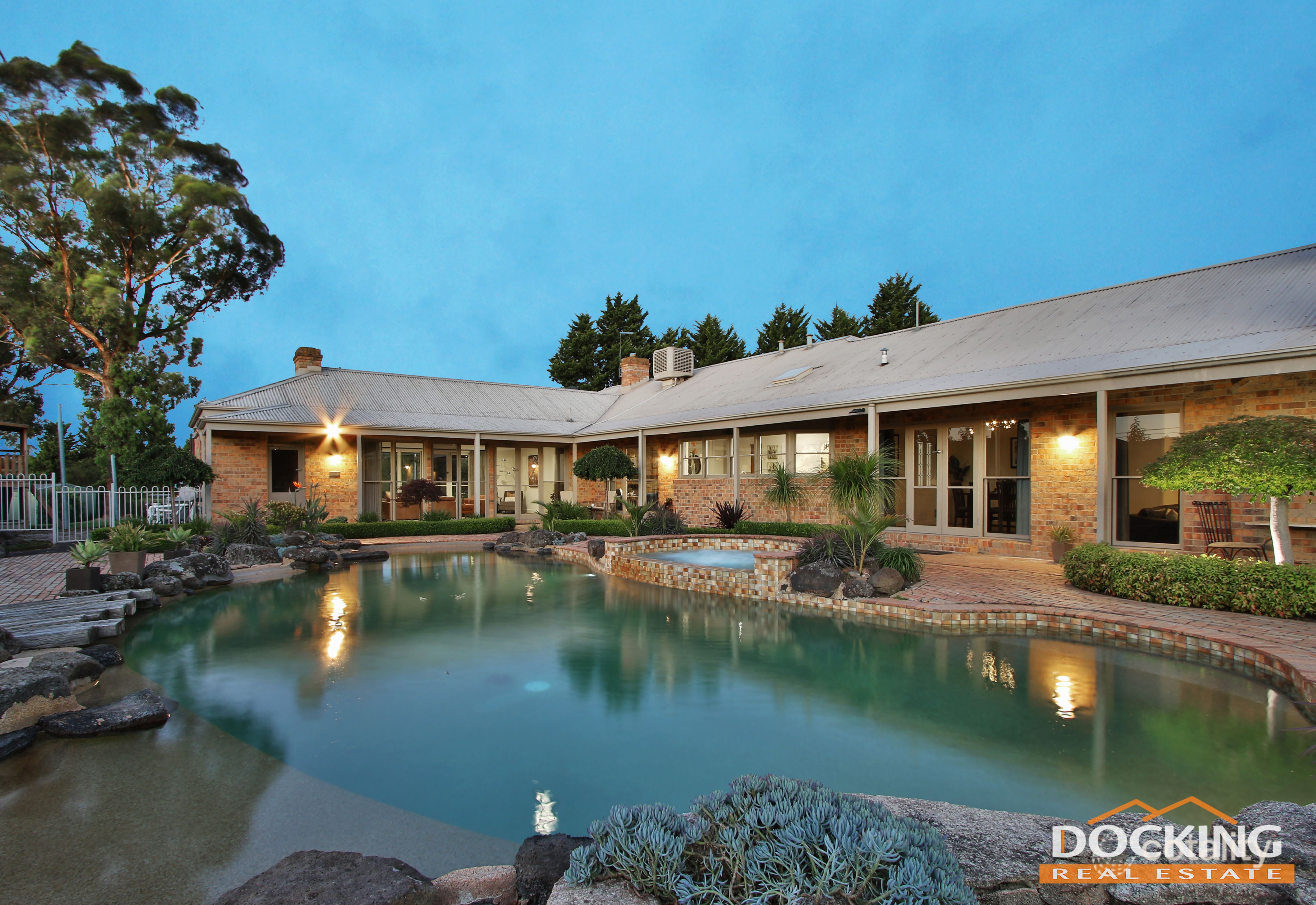 2 Arnold Dr, Donvale, VIC 3111