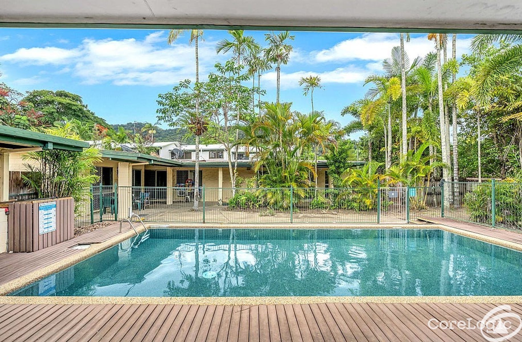 7/379-385 Mayers St, Edge Hill, QLD 4870