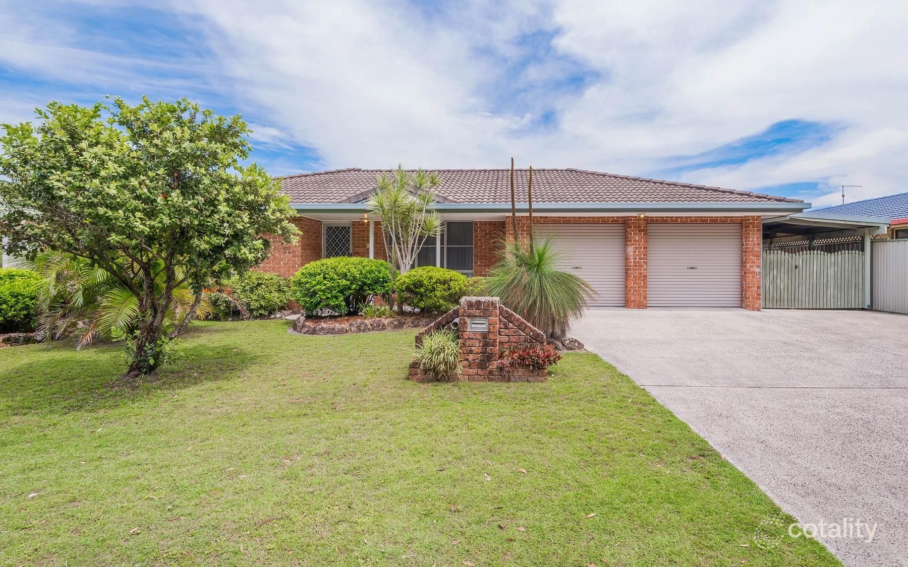 32 Wattle Dr, Yamba, NSW 2464