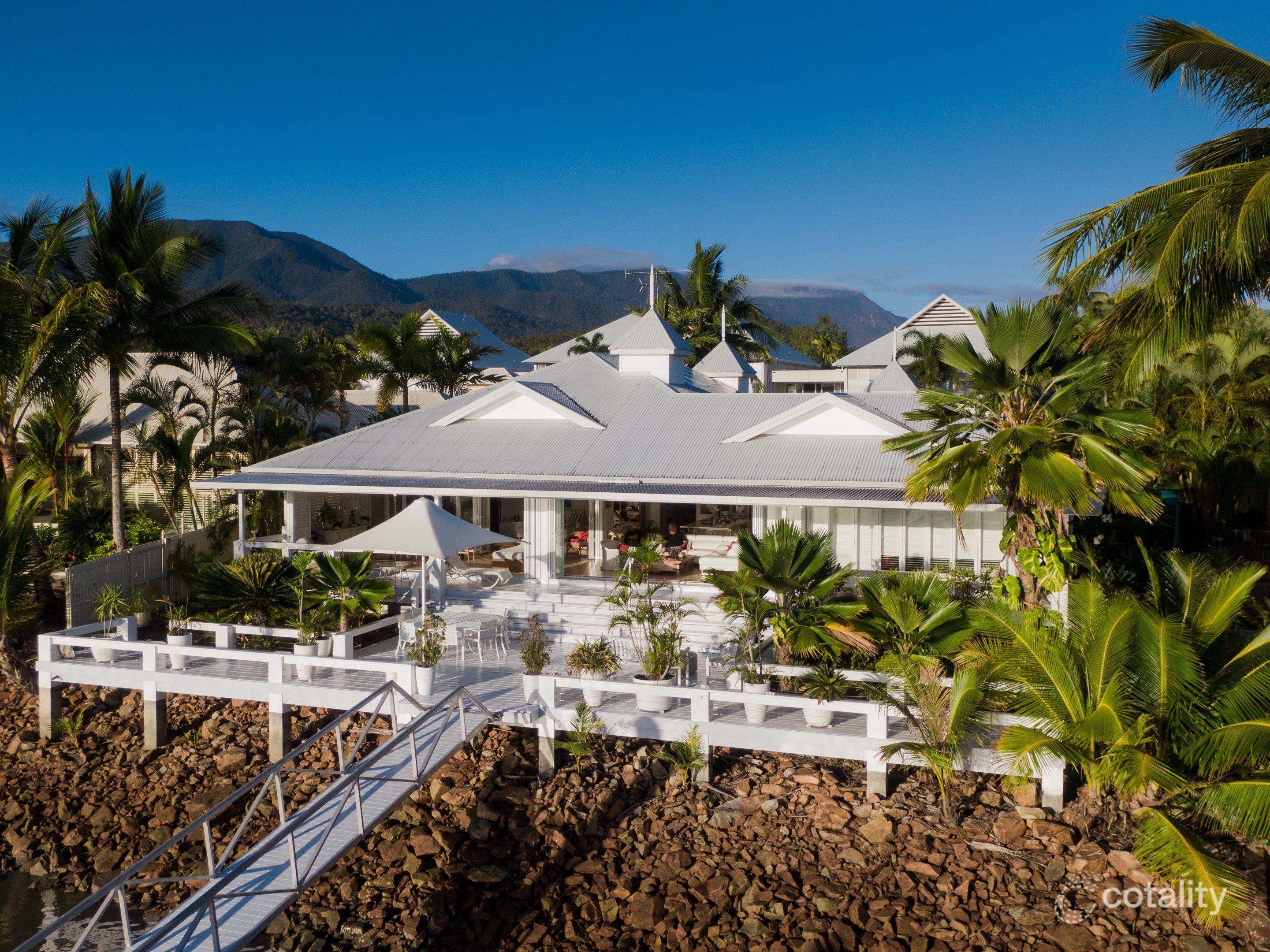 17 Poinciana Bvd, Cardwell, QLD 4849