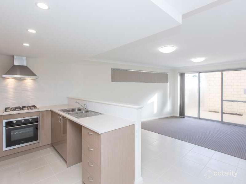 4c Stratton St, Hamilton Hill, WA 6163