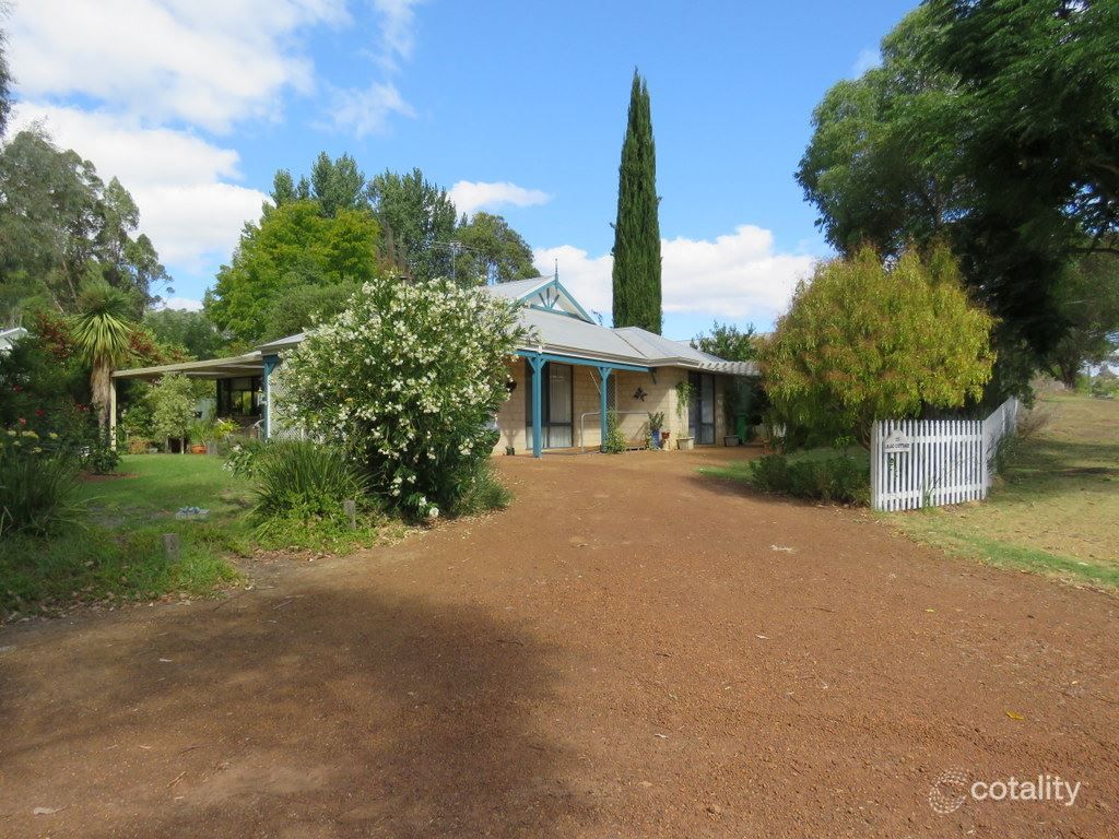 33 Roberts St, Balingup, WA 6253