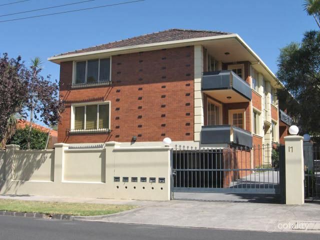 17 Westbrook St, Kew East, VIC 3102